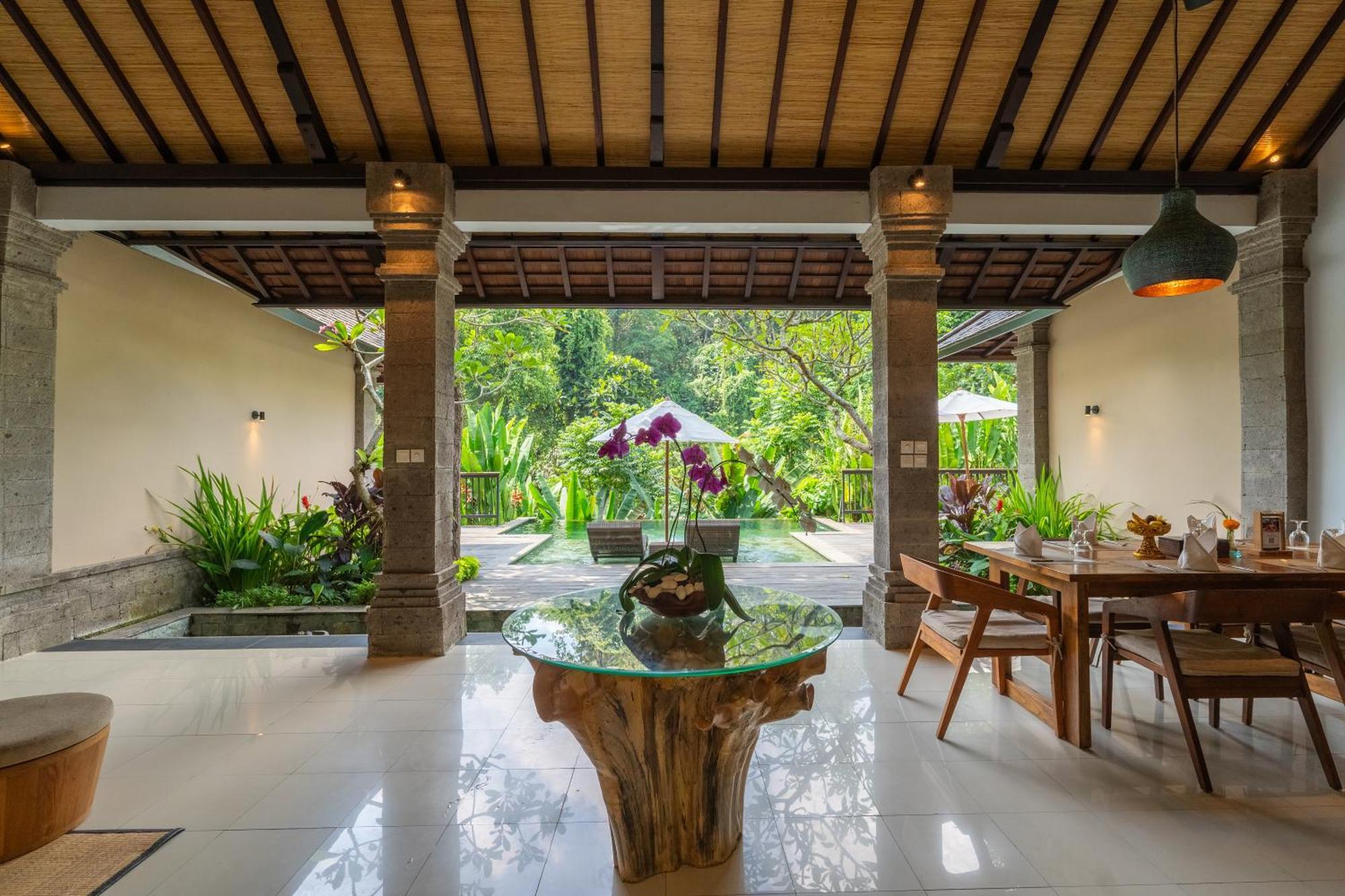 The Lokha Ubud Resort, Villas & Spa Exterior photo