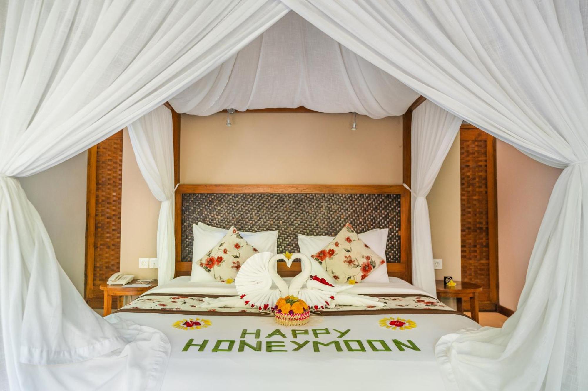 The Lokha Ubud Resort, Villas & Spa Exterior photo