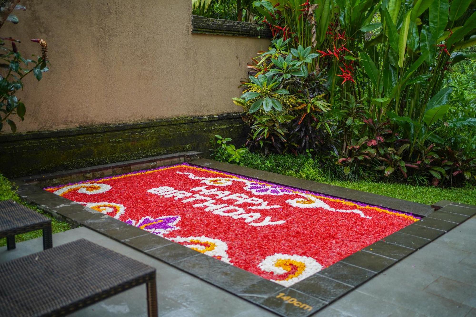 The Lokha Ubud Resort, Villas & Spa Exterior photo