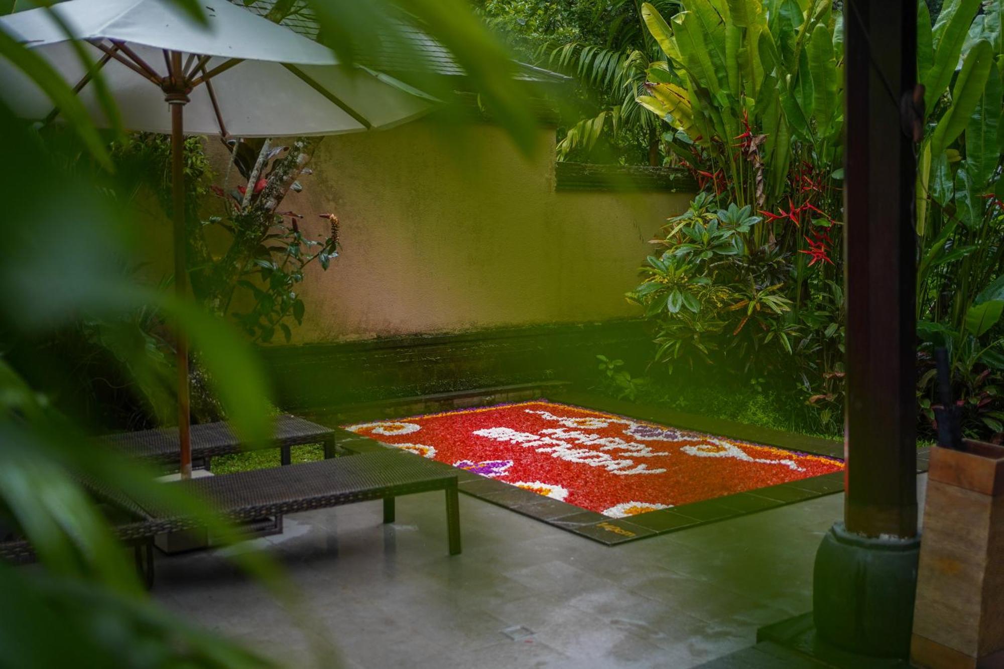 The Lokha Ubud Resort, Villas & Spa Exterior photo